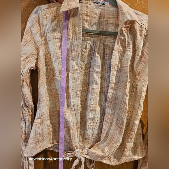 Fashion Nova Open Front/Tie at the bottom Women's Shirt - Picture 5 of 7